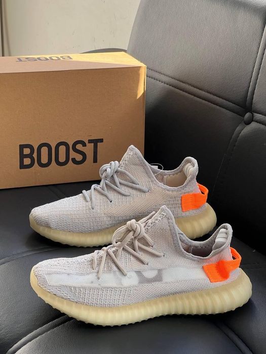 Yeezy Boost 350 V2
