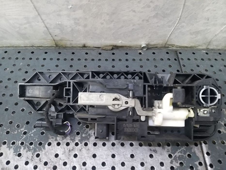 Maner usa dreapta fata renault megane 3 806060042r