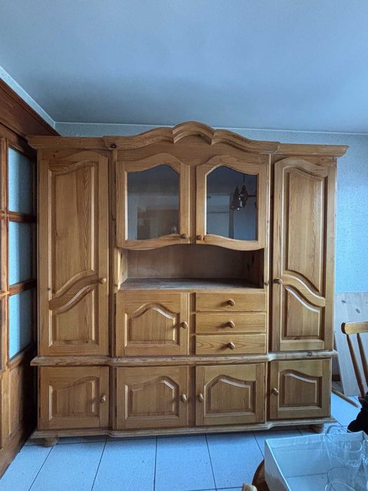 Мебели от масивно дърво