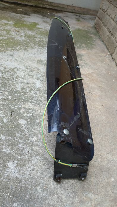 Части за Лада Нива ,козирка предно стъкло,,,ролбар