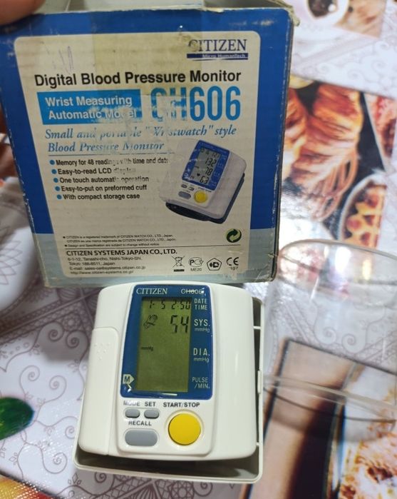 Тонометр на запястье Citizen CH606