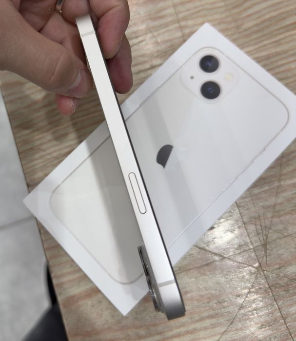 Продам iphone 13 128g