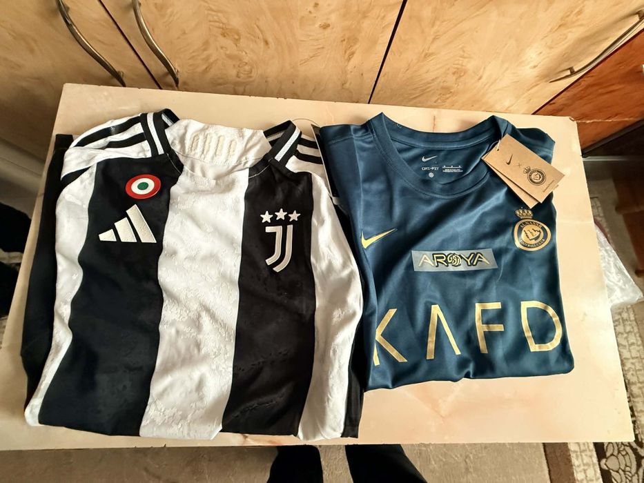 Tricouri de fotbal noi cu eticheta