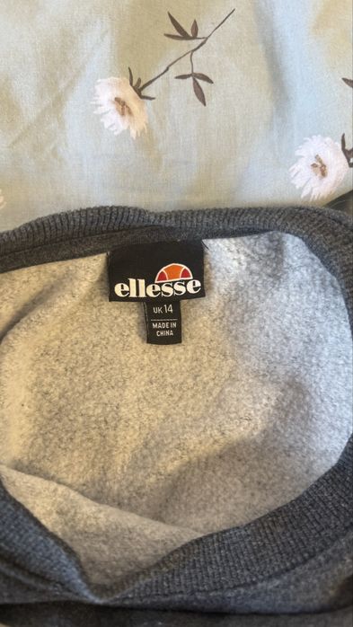 Чисто нов тъмносив суичър / блуза Ellesse – размер M/L