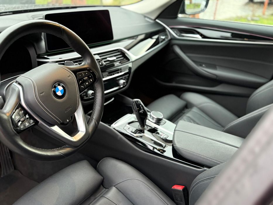 BMW 530D xdrive Hibrid 3.0 biturbo - distronic variante Panamera 840
