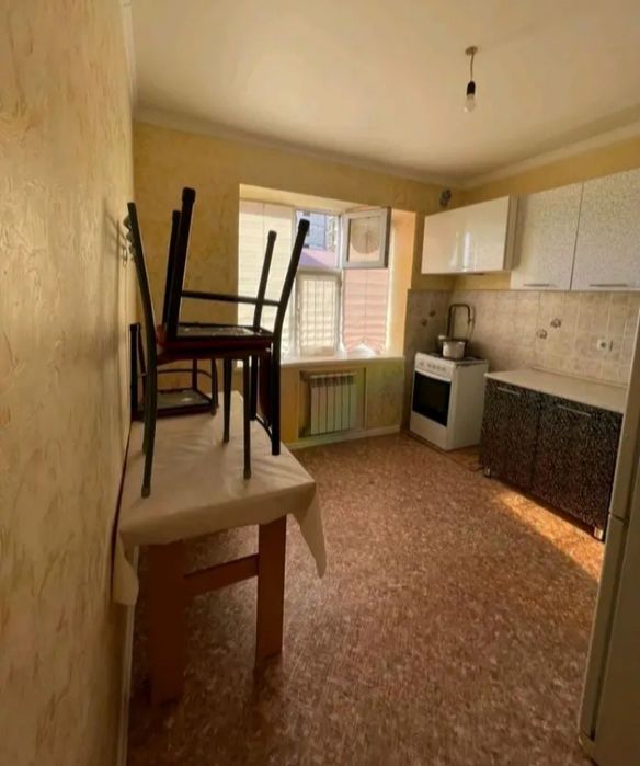 Сдается 2 комнатная квартира, 31а-мкр 18-дом, чистая.
