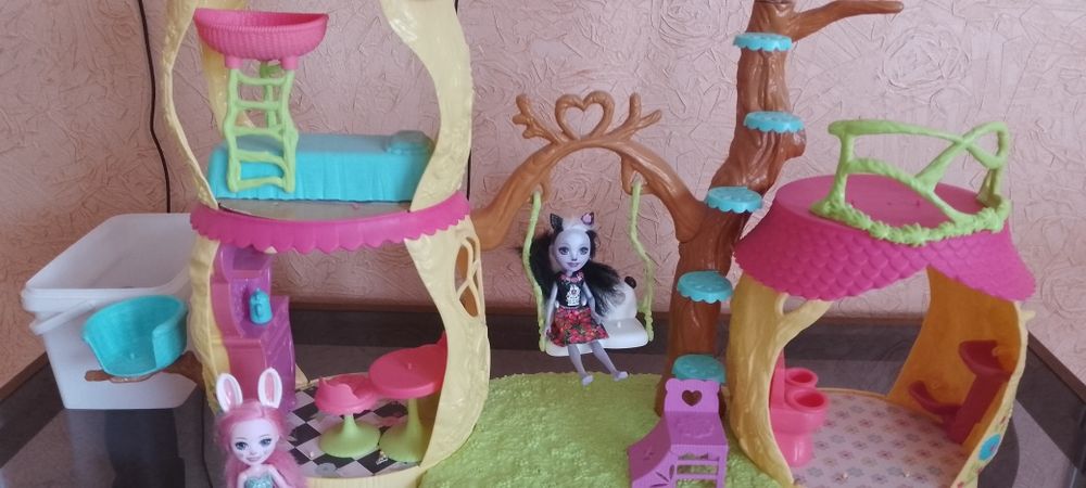 Домик с куклами инчантималс