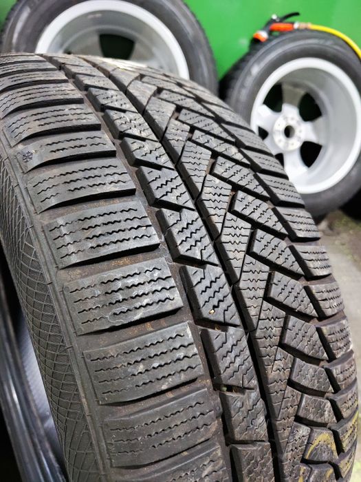 2 бр зимни 225/50/17 Continental