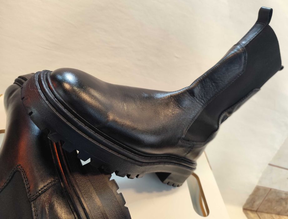 Ghete chelsea 41 premium Massimo Dutti piele naturala moale negru