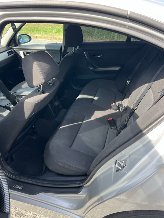 Vând  Bmw    Seria 320d