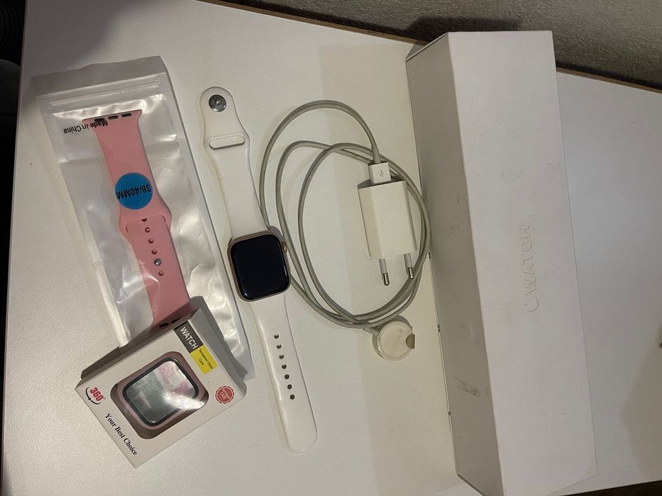 Продам Apple Watch 4