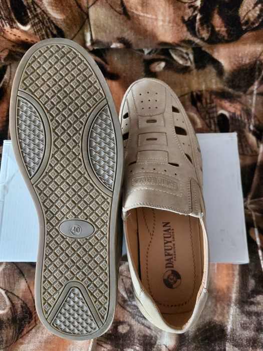 Продам летнюю обувь.