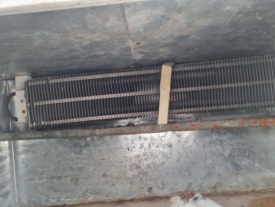 Vetrina xaladelnik zapchastga