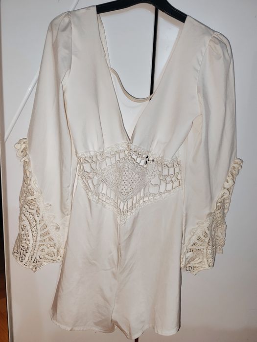 Vând Salopeta alb imaculat