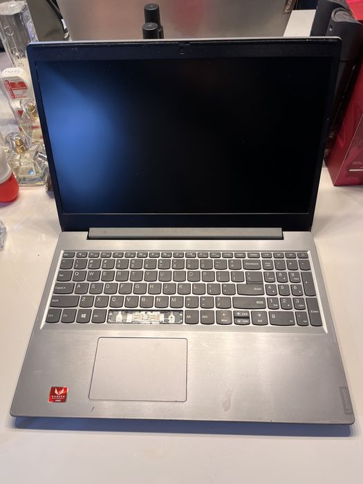 Laptop Lenovo IdeaPad L340-15API – AMD, 15.6”, funcțional