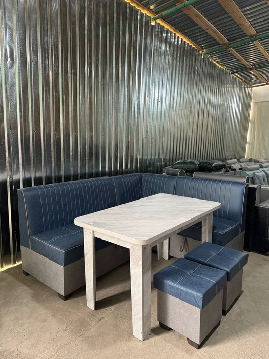 Продаётся Кухонные уголки