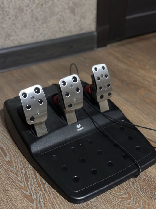 Logitech g27 Б/У в отличном состояний