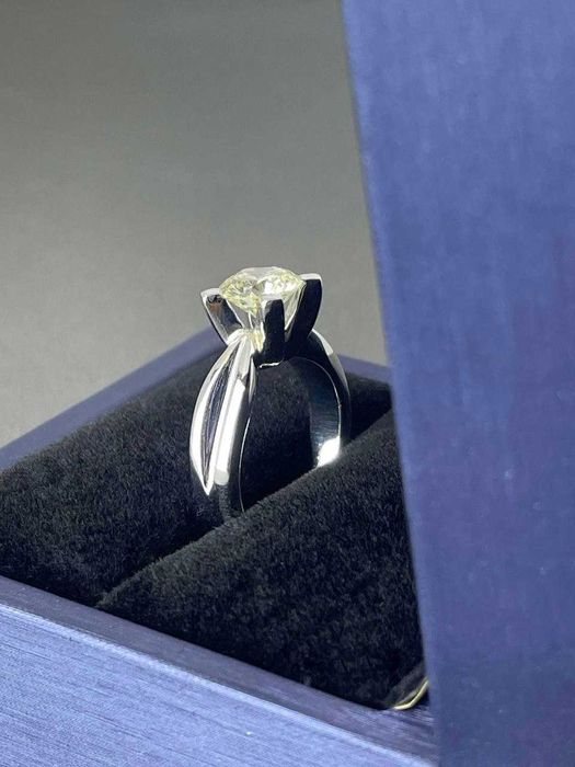 Кольцо с бриллиантом 1,8 карат