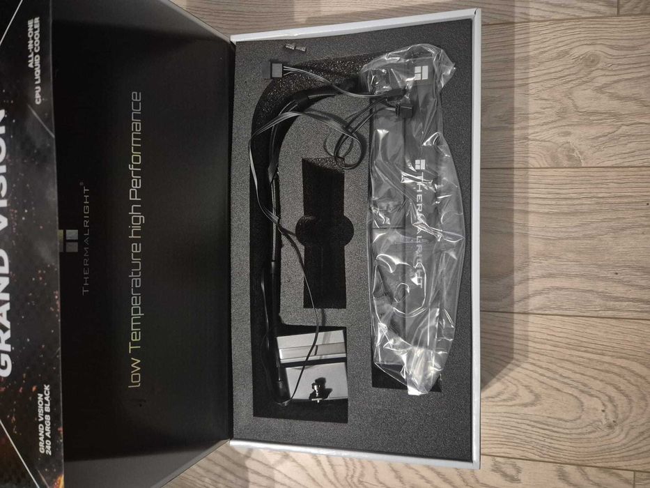 Cooler Thermalright Grand Vision 240 Black LCD - Resigilat (Ca Nou)