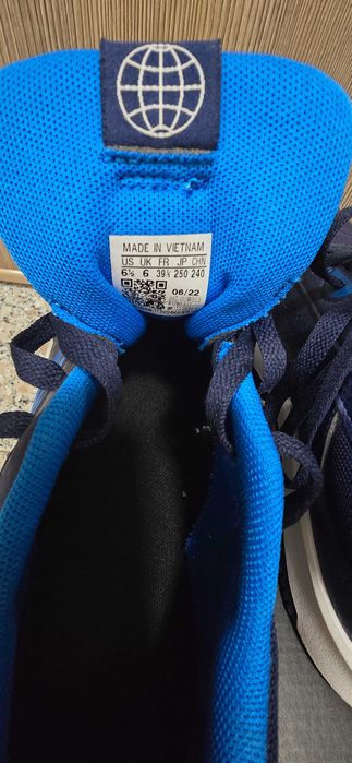 Маратонки Adidas!!