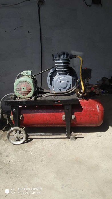 Kompressor sotiladi.