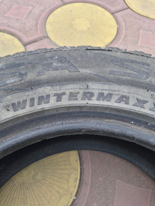 Продам резину R15 , 205/65/15