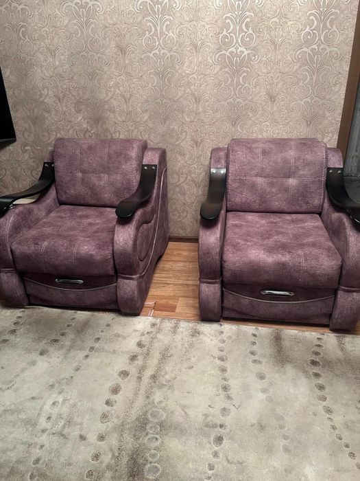 Продам диван с креслами
