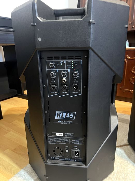 2 boxe active dB Technologies KL15 + huse + stative