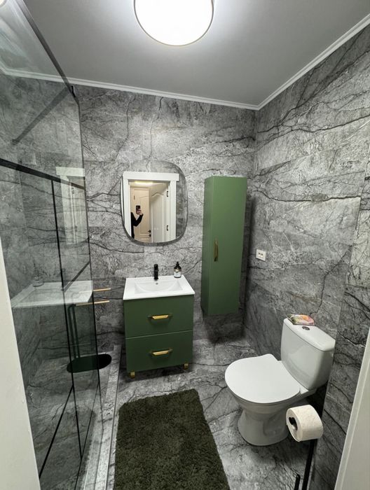 Apartament 2 camere, prima închiriere, parcare privată, complet mobilat și utilat – 450€/lună