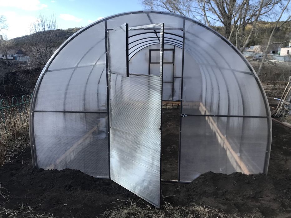 Теплица арочная