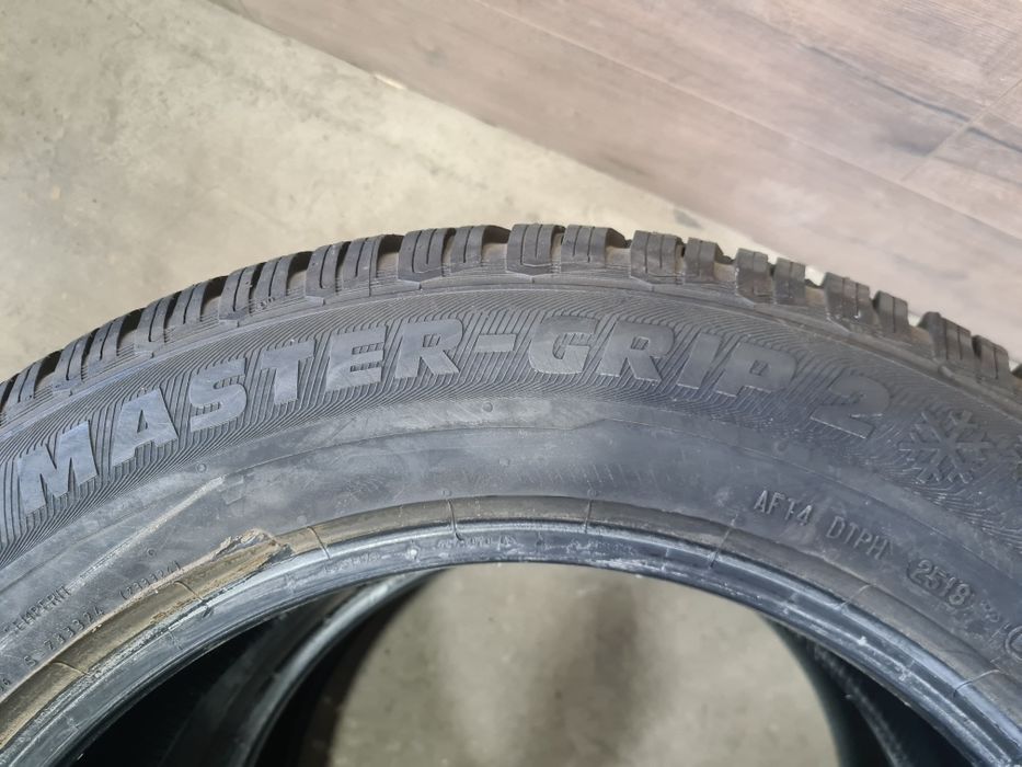 4бр.235/60/18 SEMPERIT