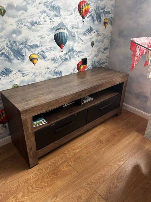 тумбочка с двумя дверцами