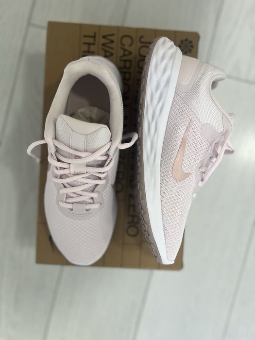 Продам новые кросовки Nike