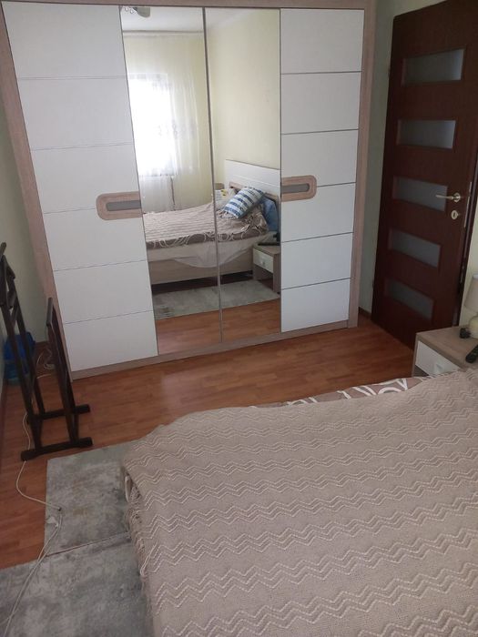 Închiriez apartament doua camere complet utilat și mobilat cu centrală proprie, zona ștrand direct de la proprietar