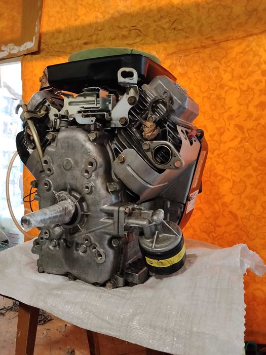 Briggs & Stratton Vanguard 18hp OHV V-Twin 570 см³ – 3600 RPM