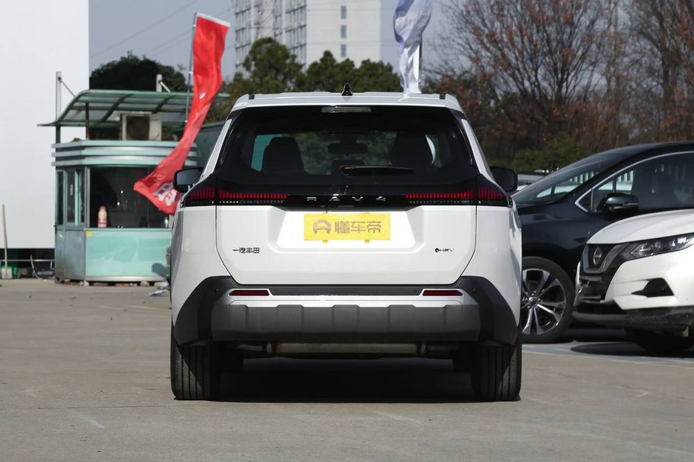 Toyota RAV4 2.0L Hybrid 2026 года выпуска доставка 7 дней Цвет кузо