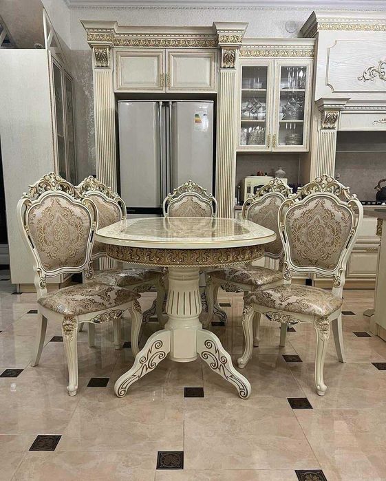 Продам Стол и стулья