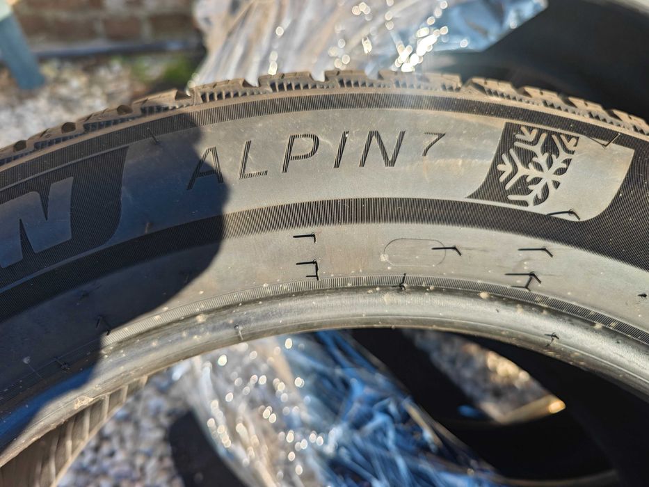 4 бр.Michelin alpine 7. 235/55 R19