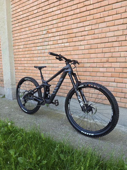 Vand Canyon Strive CFR Underdog 2024 Carbon