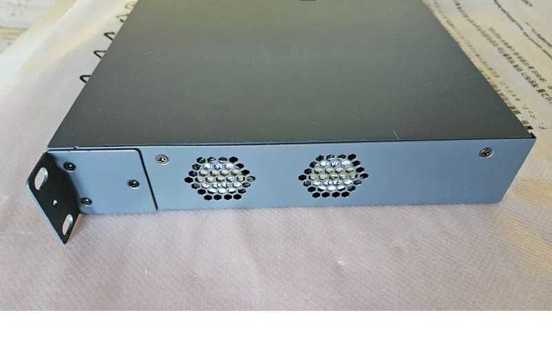 Hikvision Switch 24 porturi POE model DS-3E1526P-SI cu management