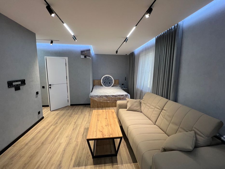 Сдается 1 комнатная квартира 
С обстановкой ЛЮКС в горде Алмалыке