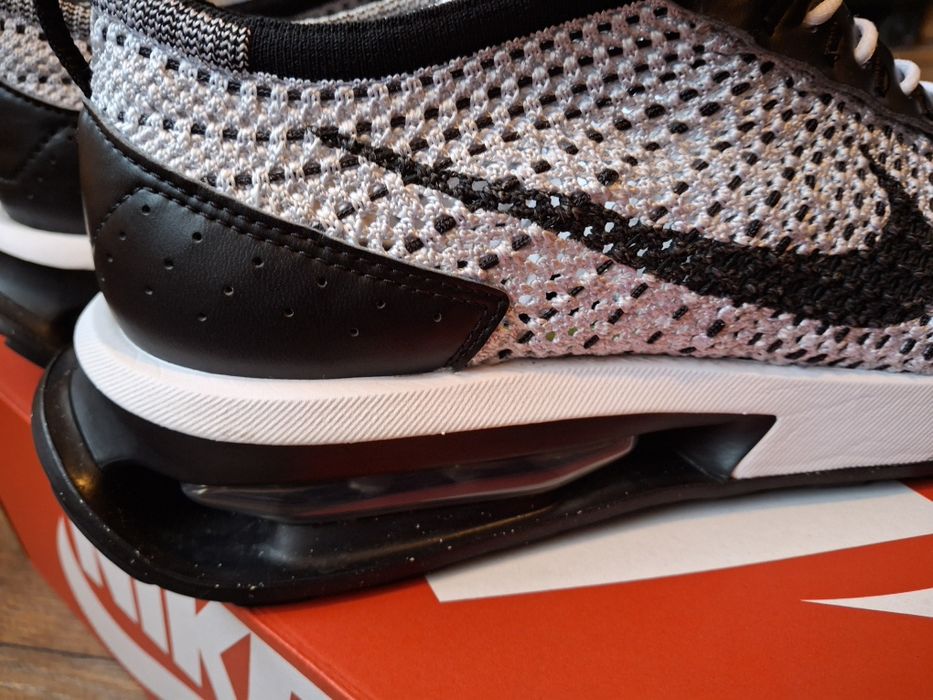 Nike Air Max Flyknit Racer-Нови Оригинални маратонки,страхотен модел!