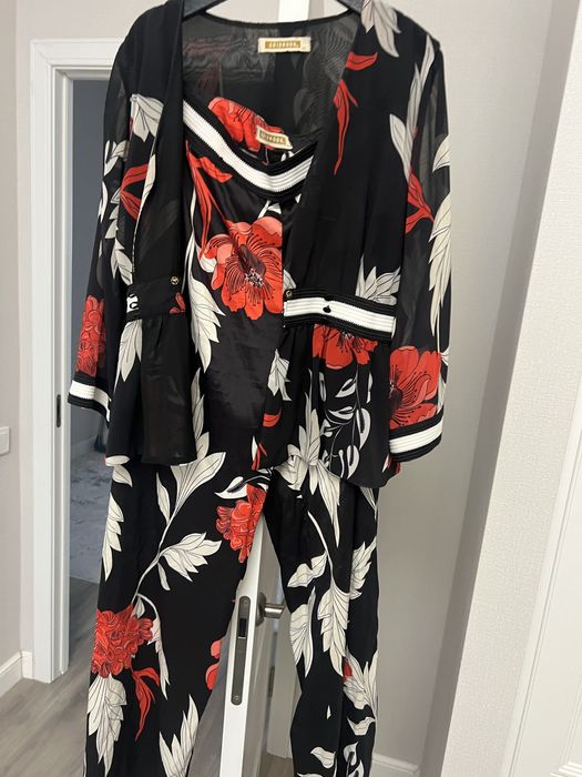 Брючной костюм