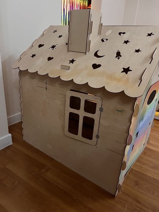 Детский деревянный домик