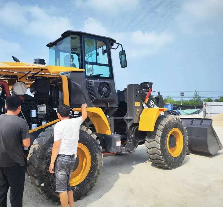 Фронтальный погрузчик XCMG XC936 1,8 куба  рычаг