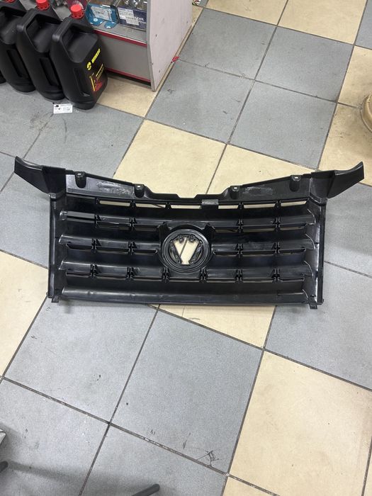 Решотка радиатора Volkswagen Crafter