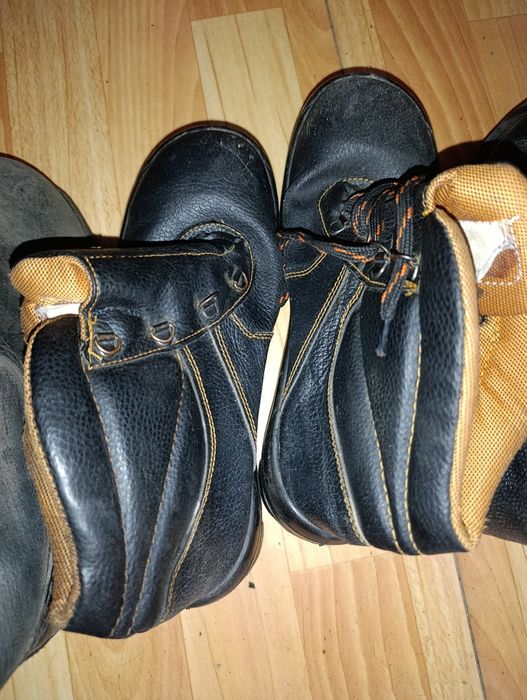 Продам сапоги и ботинки