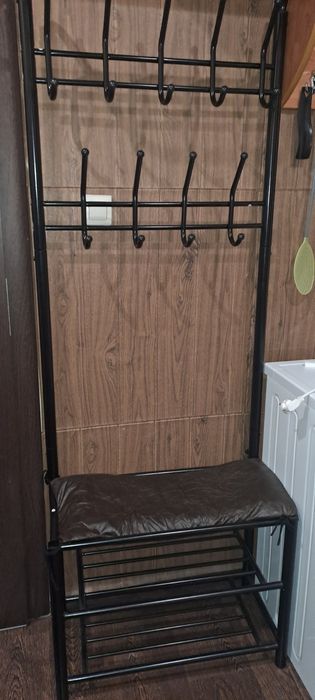 Закачалка за якета, палта и поставка за обувки