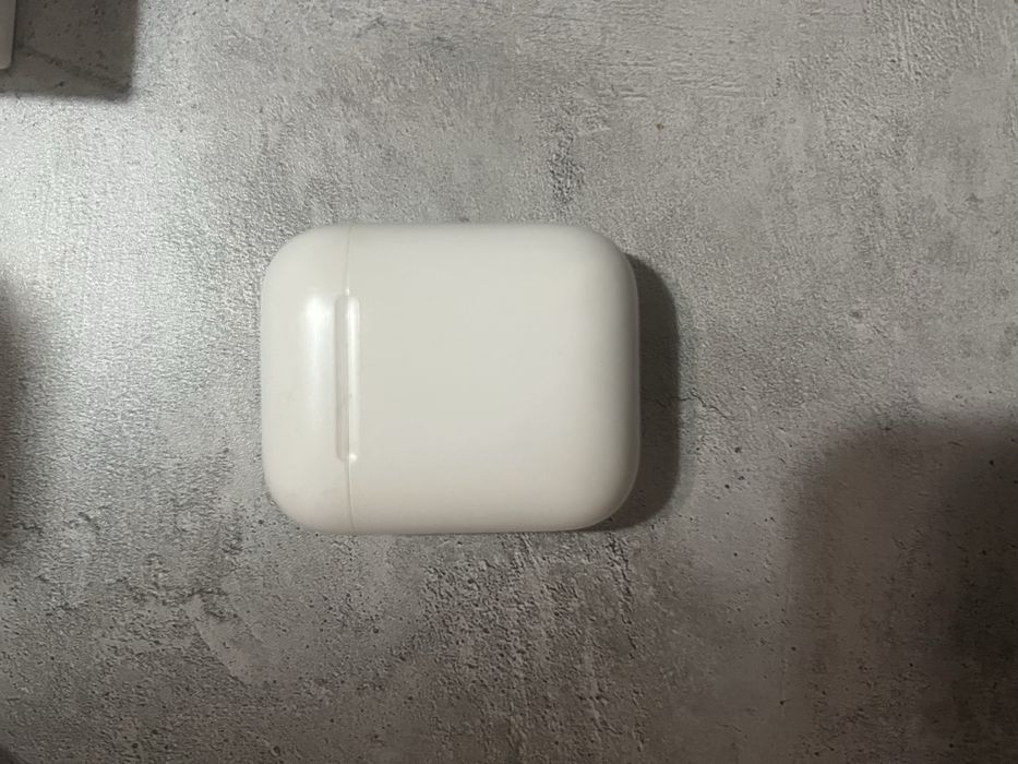 продам наушники airpods 2