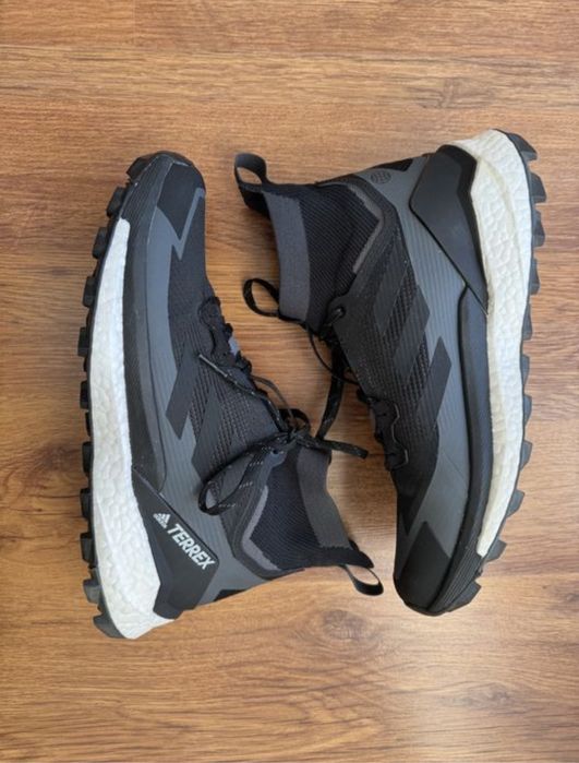 Sneakersi / ghete Adidas Terrex de dama (Nike, Puma)